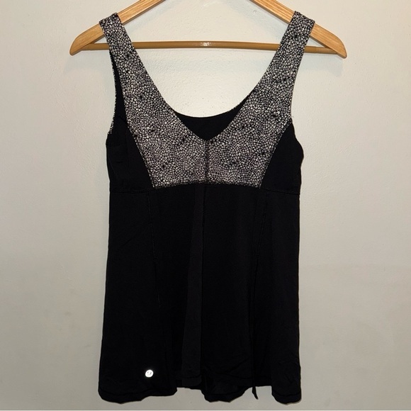 Lululemon Wrapper’s Delight Tank Top Size 8 - Picture 5 of 9